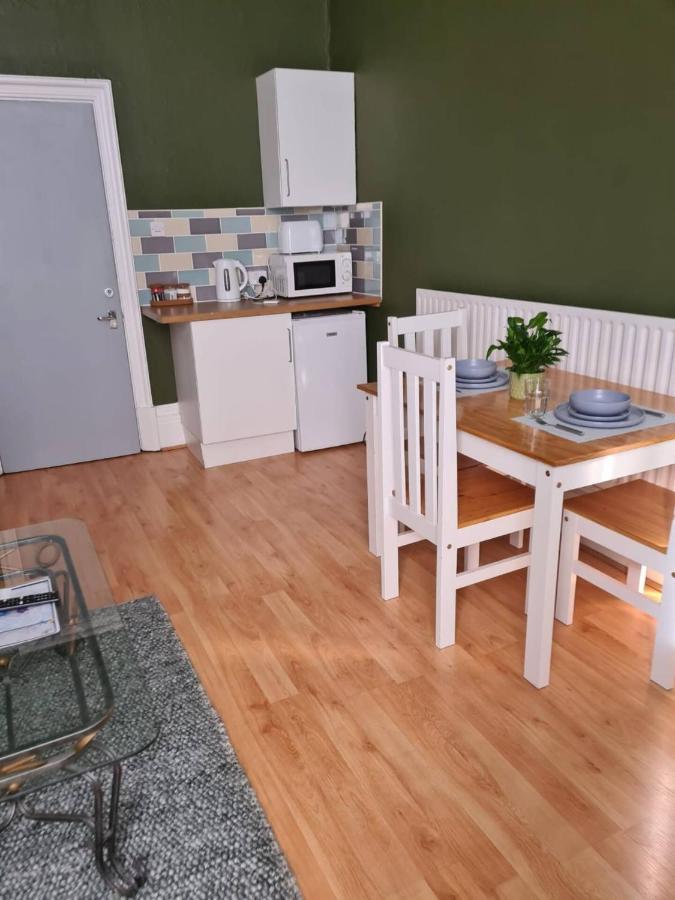 Large Digbeth Double Room Shared Bathroom Бирмингем Экстерьер фото