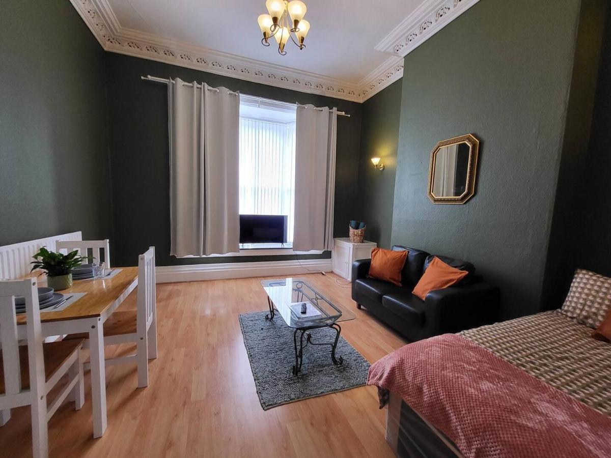 Large Digbeth Double Room Shared Bathroom Бирмингем Экстерьер фото